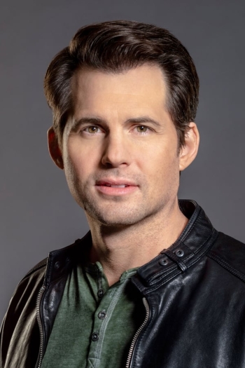 Actor Kristoffer Polaha