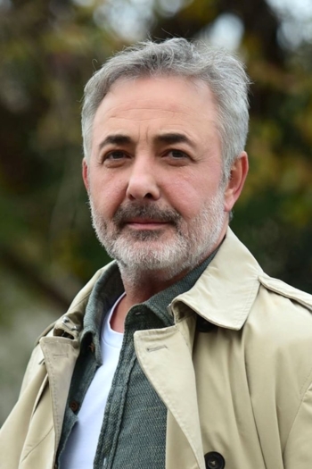 Actor Mehmet Aslantuğ