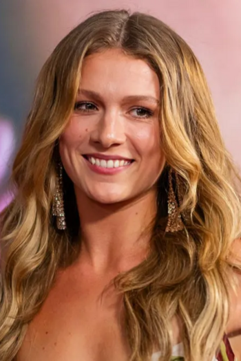 Actor Isabela Ferrer