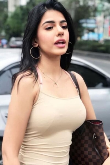 Actor Sarah Khatri