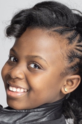 Actor Skye Dakota Turner