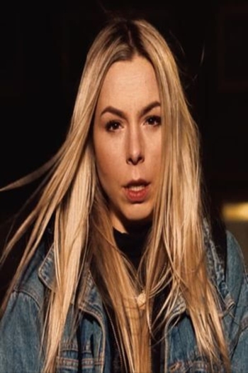 Actor Lotti Benardout