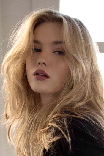 Actor Chloe Rose Robertson