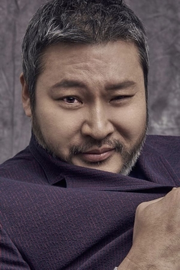 Actor Choi Moo-seong