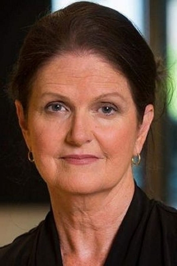 Actor Cassandra Goldie