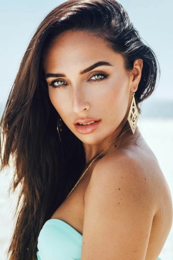 Actor Chelsea Pereira