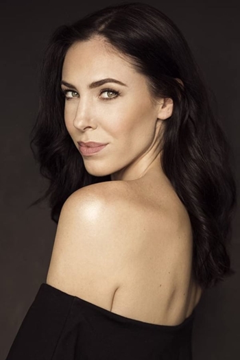 Actor Jasmine Mooney