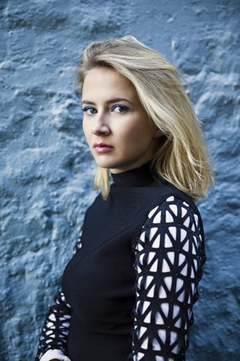 Actor Eliza Bennett