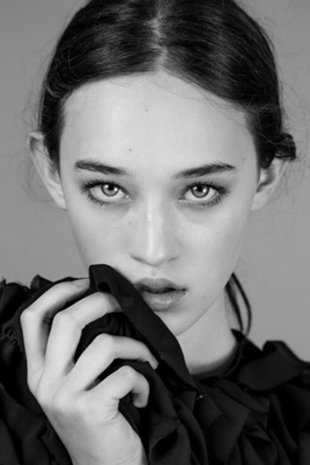 Actor Elizabeth Davison