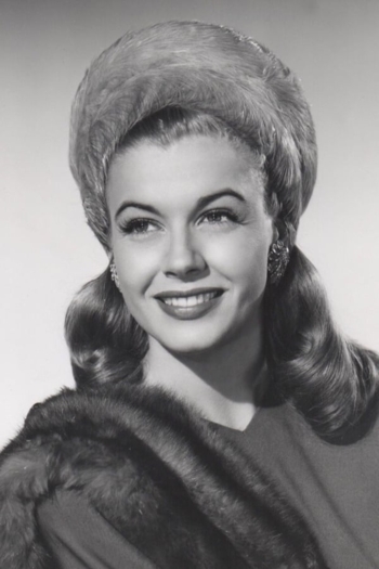 Actor Nancy Saunders