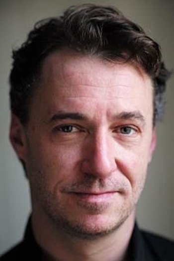 Actor Romain Lacourbas