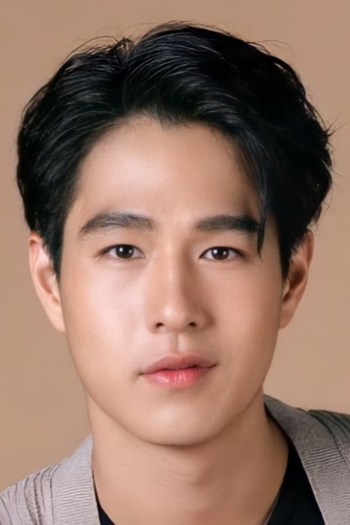 Actor Pathompong Reonchaidee