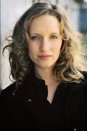 Actor Lisa Sommerfeldt