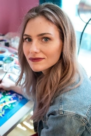 Actor Lisa Hanawalt
