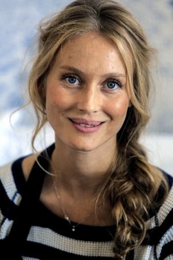 Actor Vanessa Lorenzo