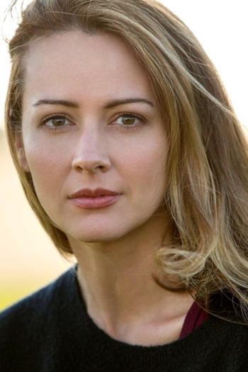 Actor Amy Acker