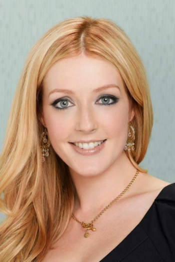 Actor Jennifer Finnigan