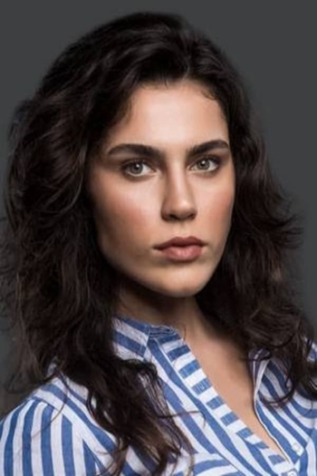 Actor Serenay Aktaş