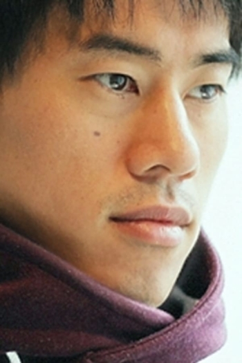 Actor Kenji Kawasaki