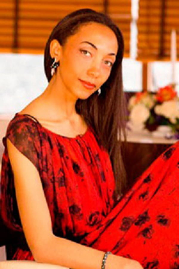 Actor Nicole Mouniushuli