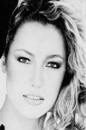 Actor Sarah Langenfeld