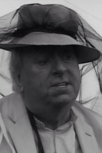 Actor Hugh Lloyd