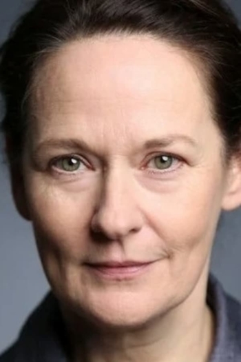 Actor Beatrice Comins