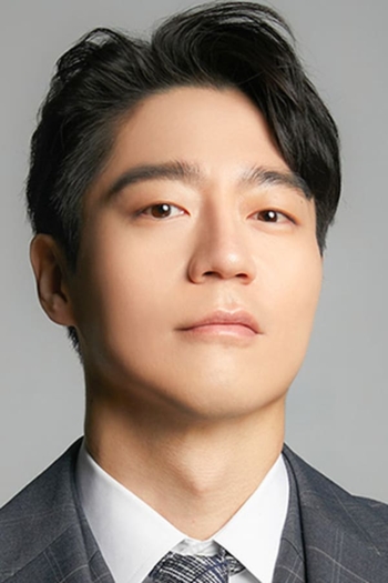 Actor Kyung Sung-hwan