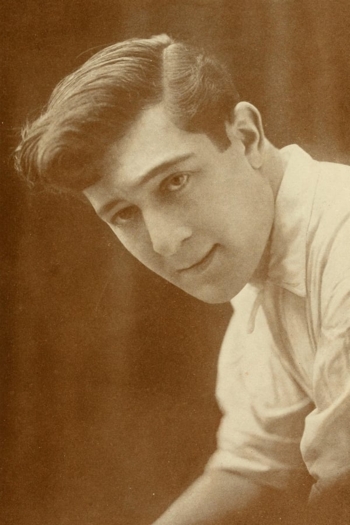 Actor Hobart Henley