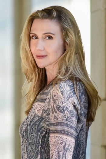 Actor Carrie Marshall