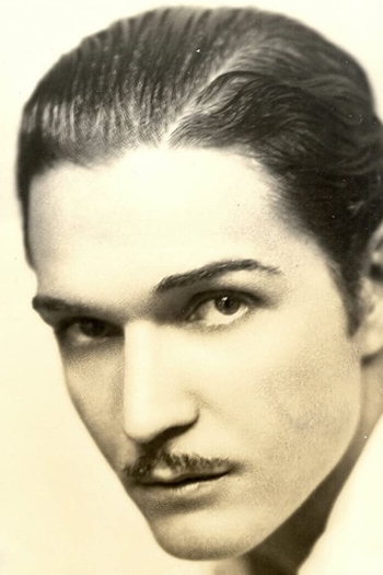 Actor Roland Drew