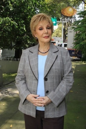 Actor Emilia Carranza