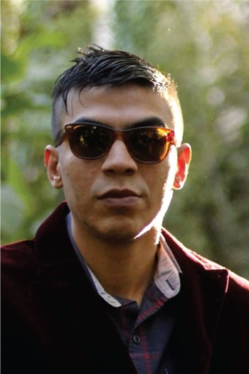 Film director César González