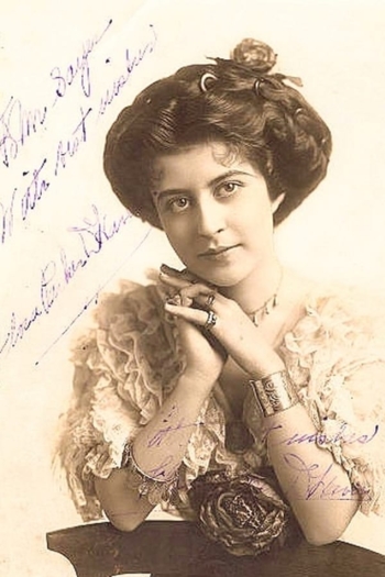 Actor Flora Parker DeHaven