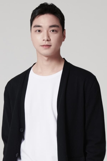 Actor Kim Mo-beom