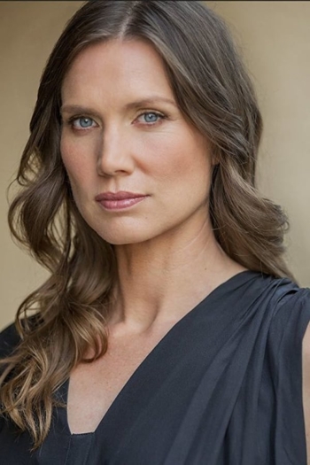 Actor Nahanni Arntzen