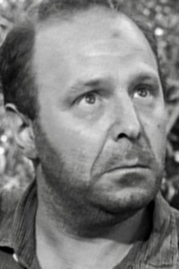 Actor Maurice Manson