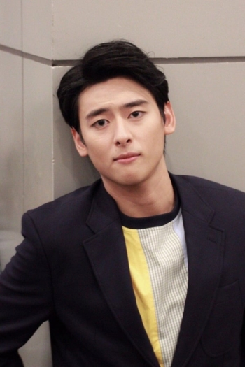 Actor Na Naphat Vikairungroj