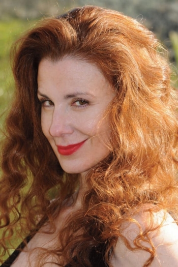 Actor Suzie Plakson