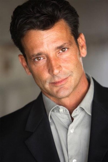 Actor Robert Torti