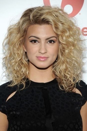 Actor Tori Kelly