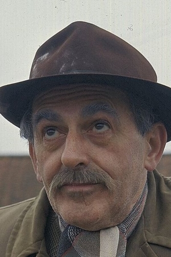 Actor John Glyn-Jones