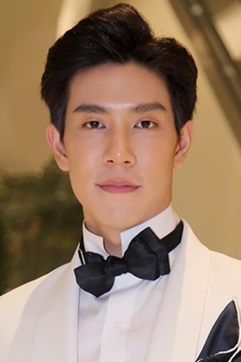 Actor Sapol Assawamunkong