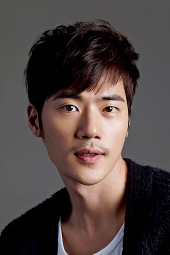 Actor Kim Kang-woo