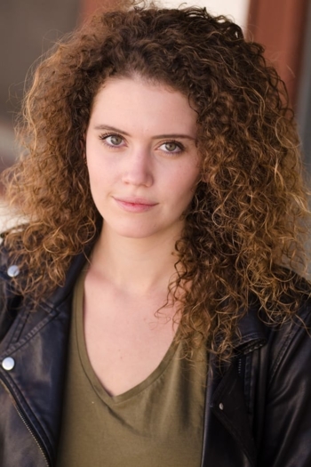 Actor Emma Deckers