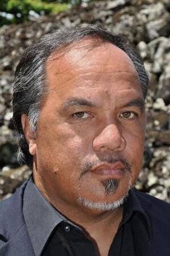 Actor Lopaka Kapanui