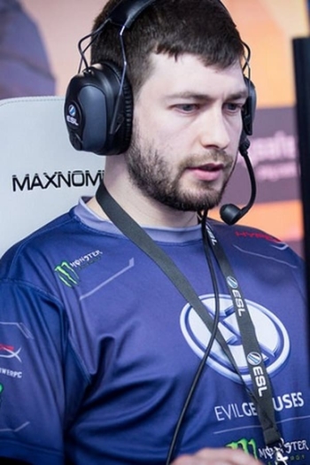 Actor Clinton Loomis