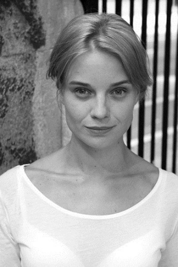 Actor Hannah Yelland