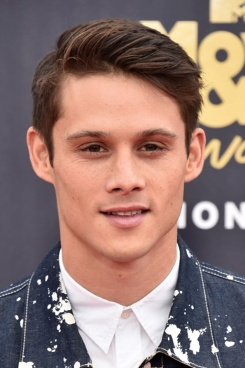 Actor Timothy Granaderos