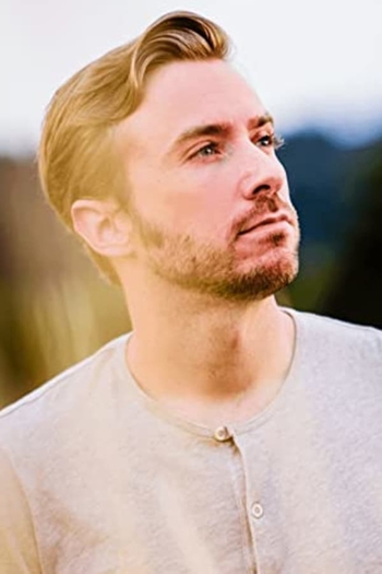 Actor Peter Hollens